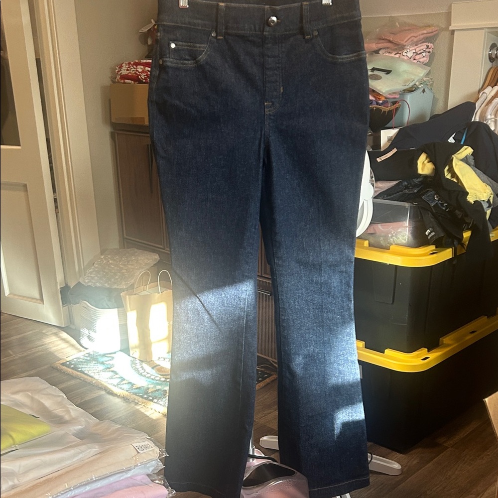 SPANXshape EverWear  Blue Women's Flair Leg Jeans Gorgeous Size -Medium - Picture 7 of 15